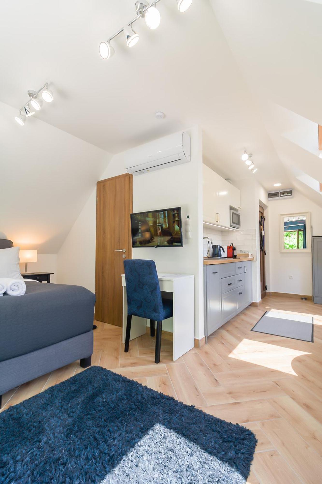 Monbuhim Comfort Veszprém Exteriör bild